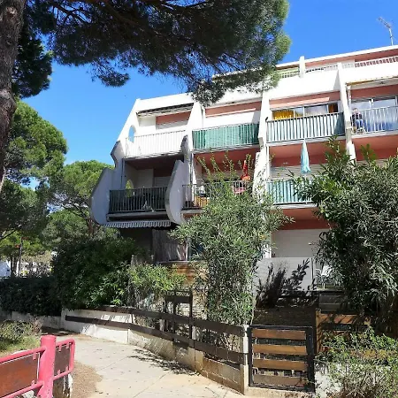 Port Gaa«tan Apartman